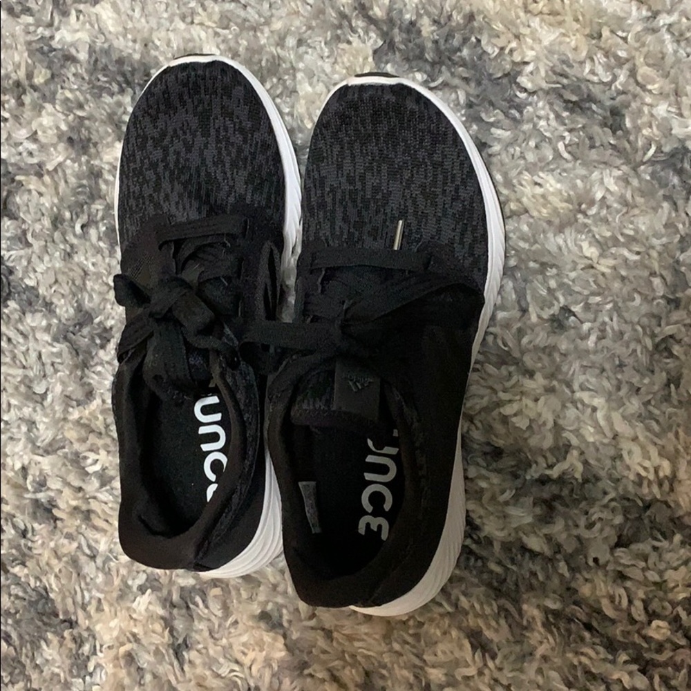 Black Adidas Tennis Shoes